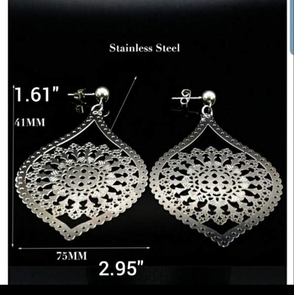 Waterdrop Bohochic stud earrings - Picture 4 of 4